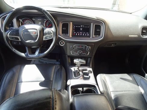 Used 2022 Dodge Charger SXT w/ Leather Interior Group RWD image 17
