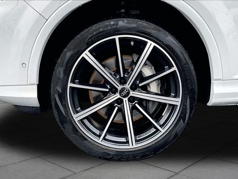 Certified 2025 Audi Q7 2.0T Premium Plus w/ Premium Plus Package AWD/4WD image 19