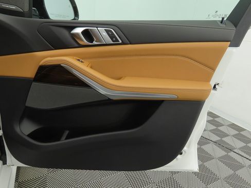 New 2026 BMW X5 xDrive40i w/ M Sport Package image 25