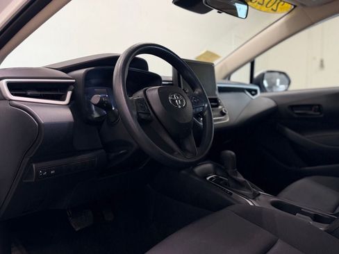 Used 2025 Toyota Corolla LE FWD image 10