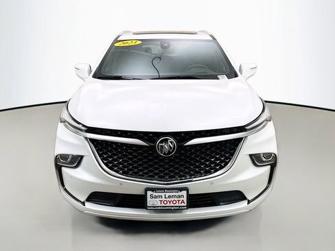 Used 2023 Buick Enclave Avenir image 2