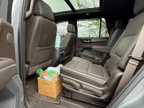 Used 2021 GMC Yukon Denali w/ Denali Premium Package AWD/4WD image 13
