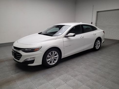 Used 2022 Chevrolet Malibu LT FWD image 2