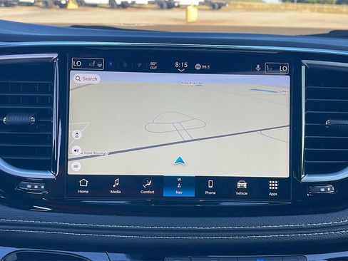 New 2025 Chrysler Pacifica Limited image 24