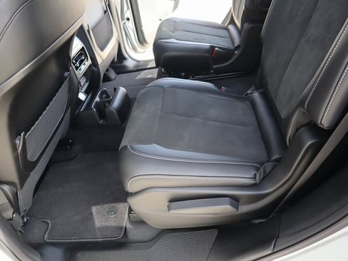 New 2025 Jeep Grand Cherokee L Altitude image 12