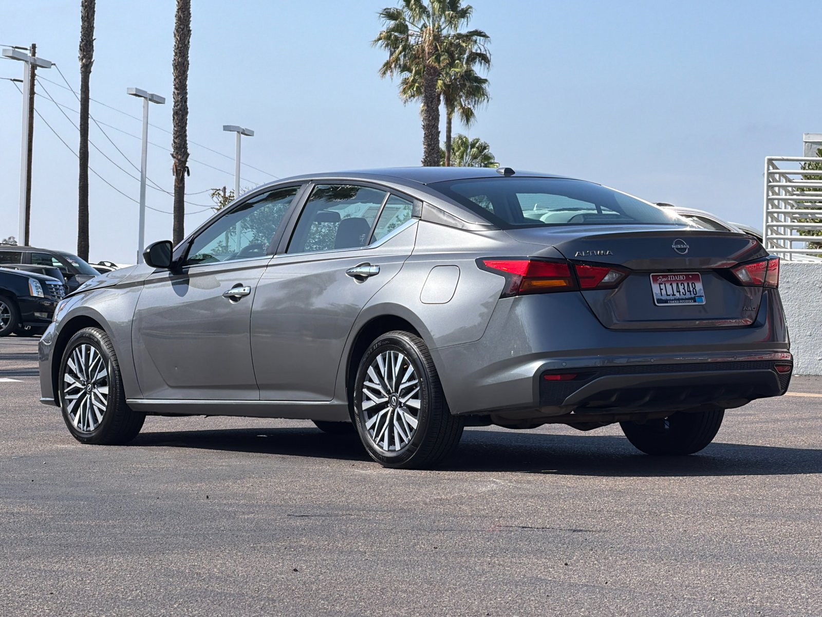 Used 2025 Nissan Altima 2.5 SV AWD/4WD image 3