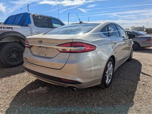 Used 2018 Ford Fusion SE w/ Fusion SE Technology Package image 5