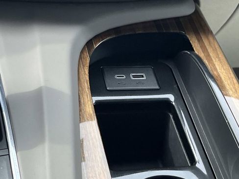 Used 2024 Cadillac Escalade Sport Platinum w/ LPO, ONYX Package image 38