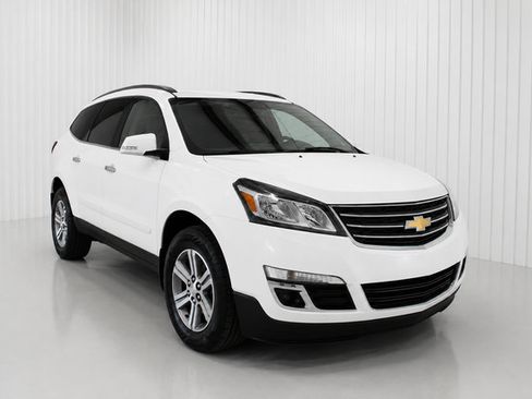 Used 2017 Chevrolet Traverse LT FWD image 1