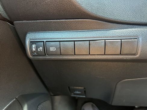 Used 2023 Toyota Corolla LE image 28