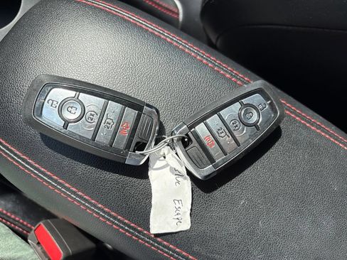 Used 2024 Ford Escape ST-Line w/ Tech Pack #1 AWD/4WD image 12