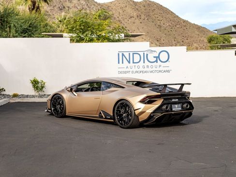 Used 2023 Lamborghini Huracan Tecnica image 9