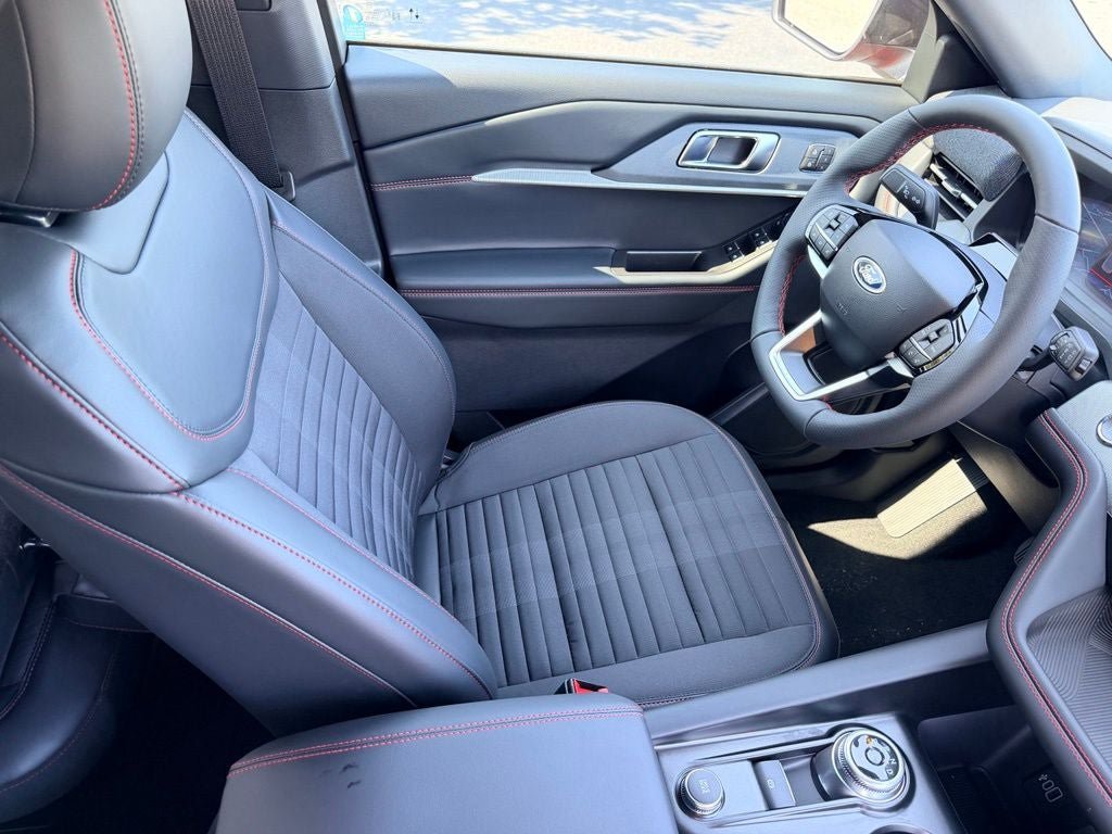New 2026 Ford Explorer ST-Line w/ ST-Line Street Pack RWD image 9