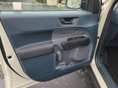 New 2025 Ford Maverick XL w/ Equipment Group 102A image 22