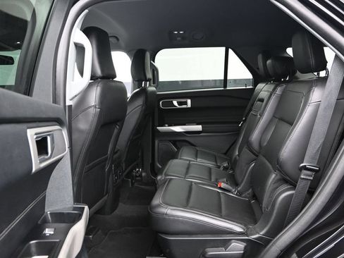 Used 2023 Ford Explorer XLT w/ Equipment Group 202A AWD/4WD image 21