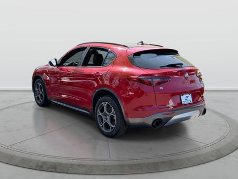Used 2023 Alfa Romeo Stelvio Ti AWD/4WD image 4