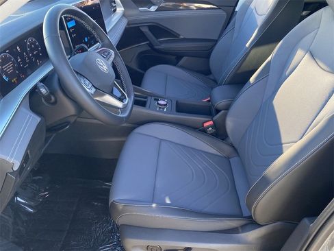 New 2026 Volkswagen Tiguan SE image 15