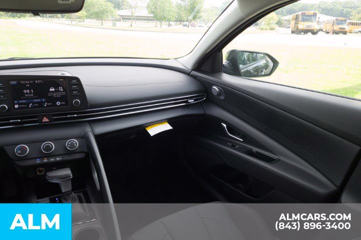 Used 2026 Hyundai Elantra SE FWD image 20