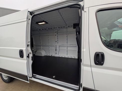 New 2026 RAM ProMaster 2500 w/ Convenience Group image 6