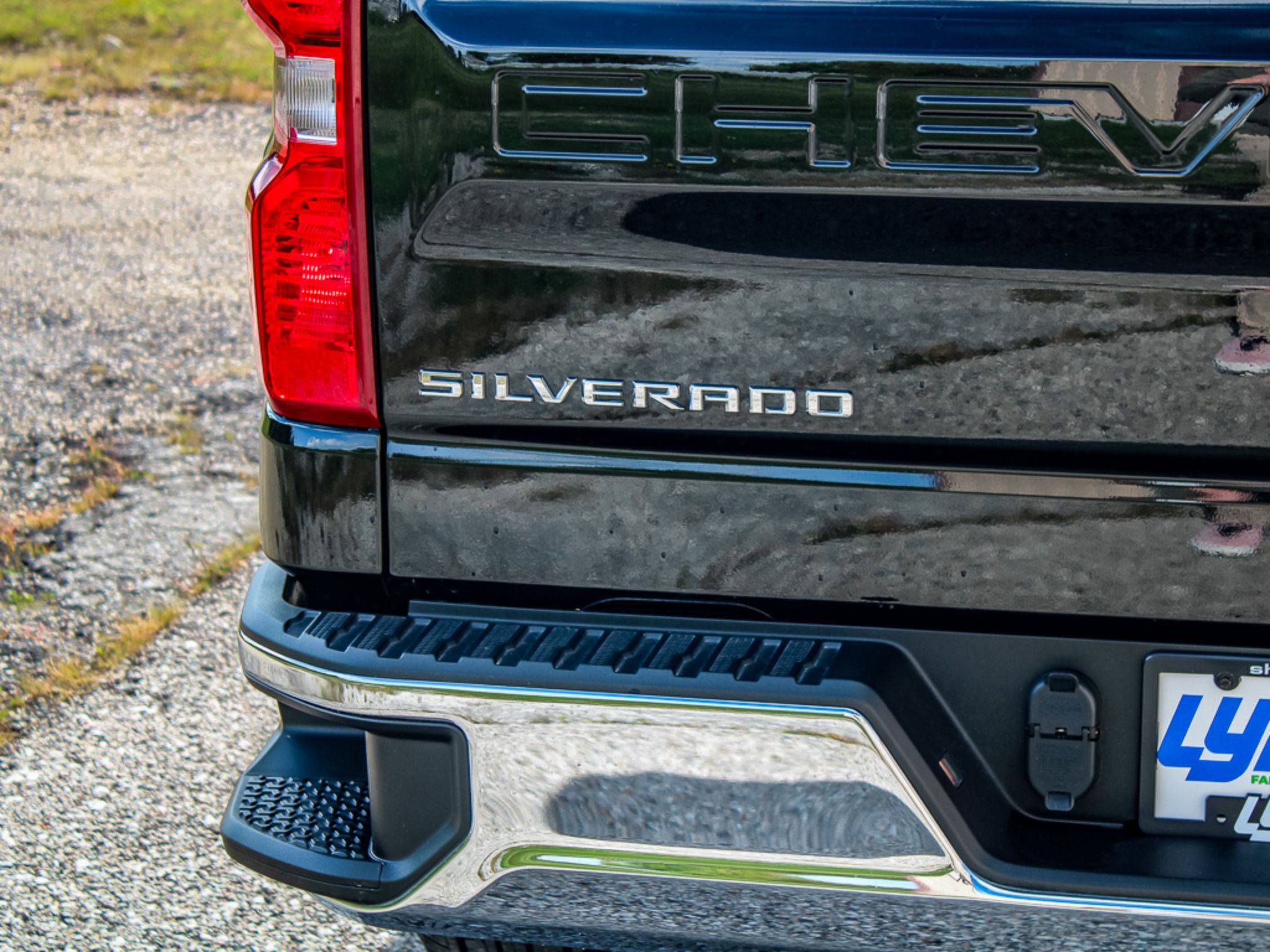 Used 2025 Chevrolet Silverado 1500 LT AWD/4WD image 16