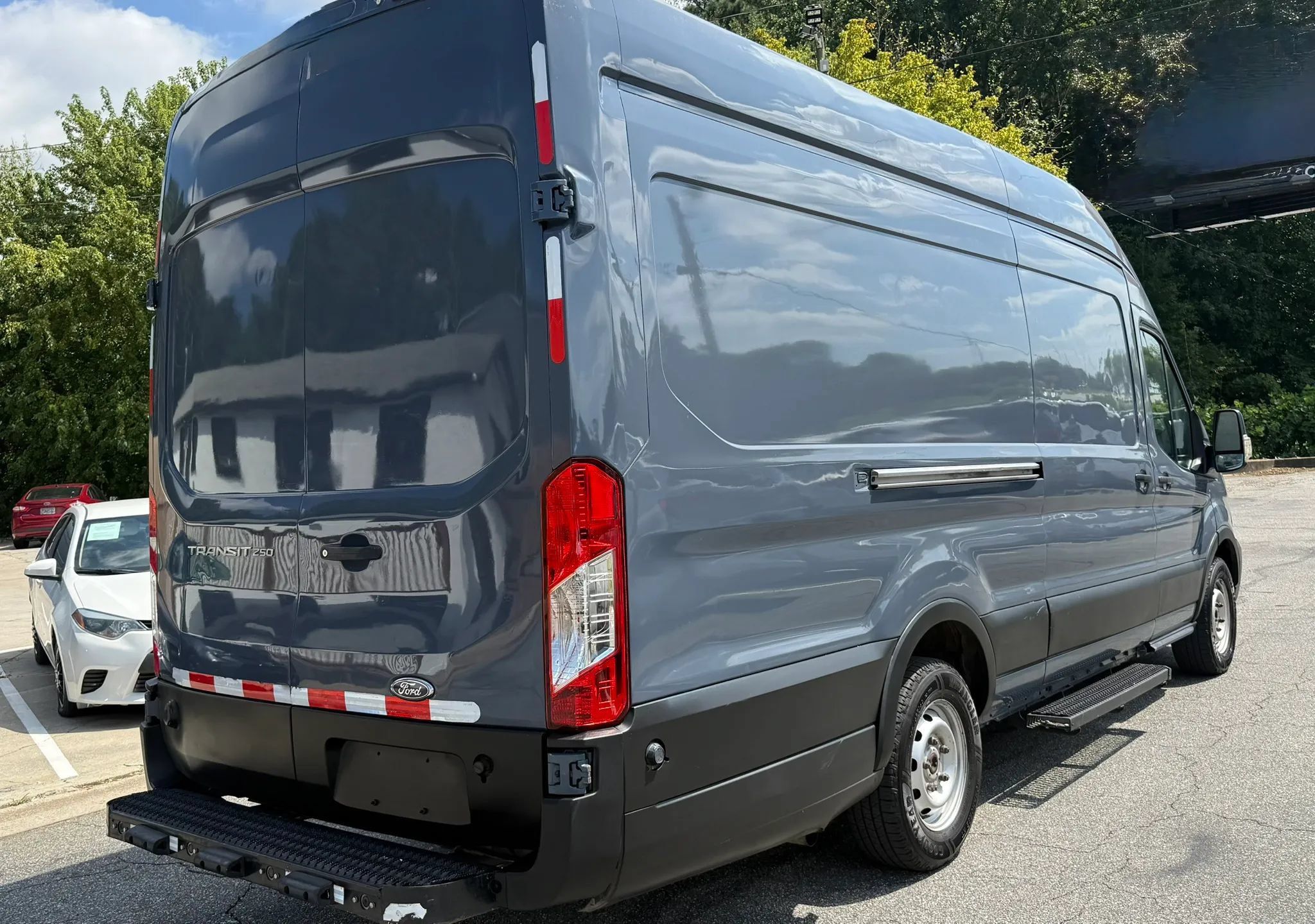 Used 2020 Ford Transit 250 148 High Roof Extended RWD image 5