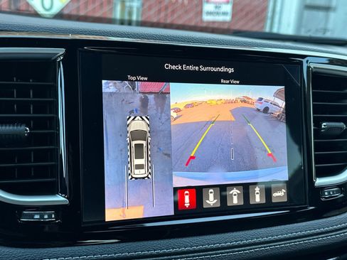 New 2026 Chrysler Pacifica Limited w/ Uconnect Theater Family Group image 22