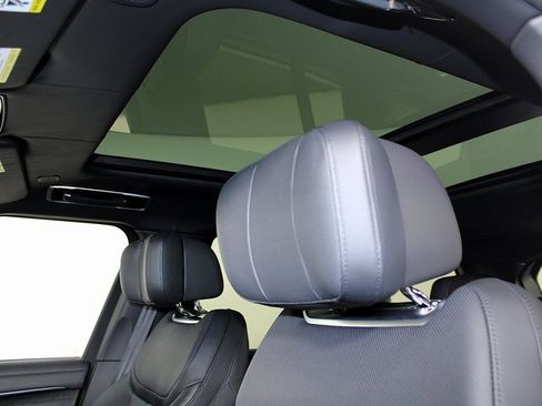 Used 2025 Land Rover Range Rover Autobiography image 22