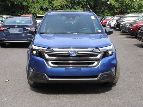 Used 2025 Subaru Forester Premium AWD/4WD image 4