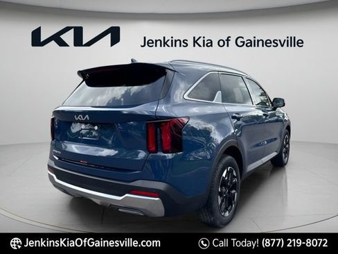 Used 2025 Kia Sorento S w/ Panoramic Sunroof Package FWD image 3