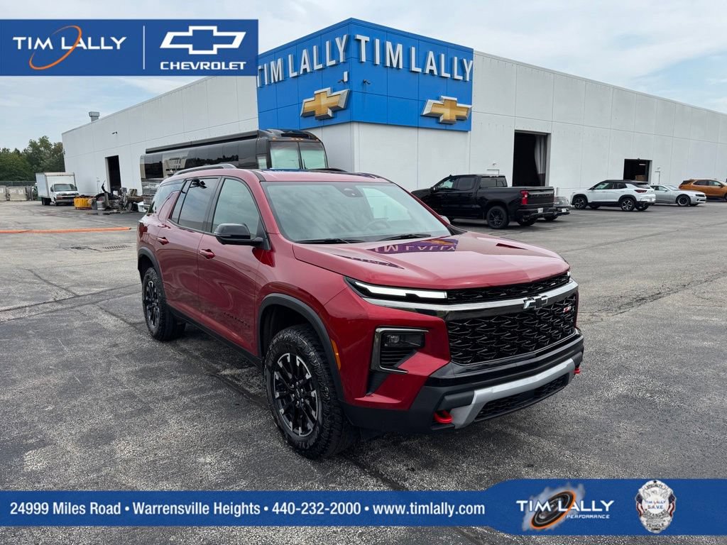 Certified 2025 Chevrolet Traverse Z71 w/ Driver Confidence Package AWD/4WD image 1
