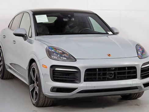 Used 2022 Porsche Cayenne GTS image 59