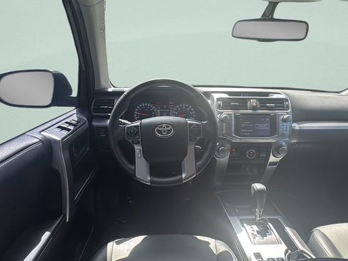 Used 2017 Toyota 4Runner SR5 Premium RWD image 12