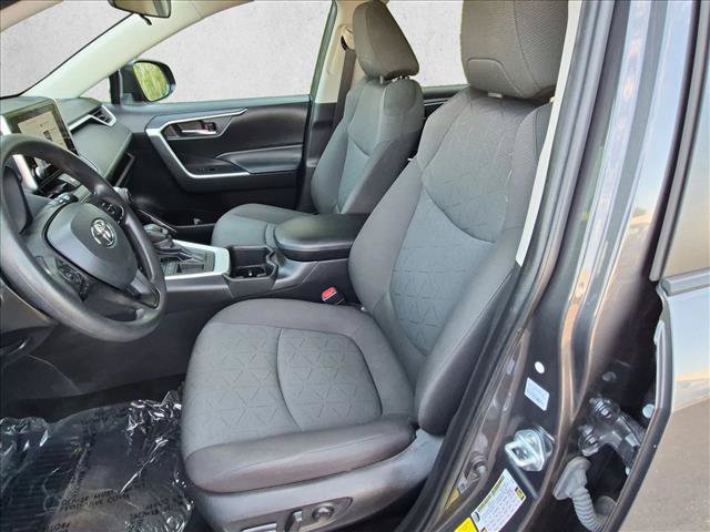 Used 2024 Toyota RAV4 XLE FWD image 15