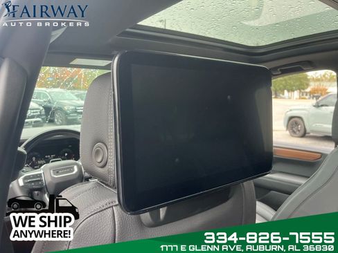 Used 2025 GMC Yukon XL Denali w/ Denali Reserve Package AWD/4WD image 32