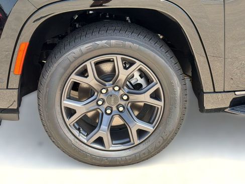 New 2026 Jeep Grand Wagoneer Limited AWD/4WD image 13