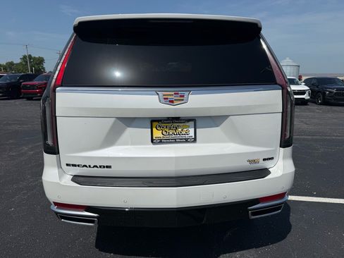 Used 2023 Cadillac Escalade Premium Luxury AWD/4WD image 4