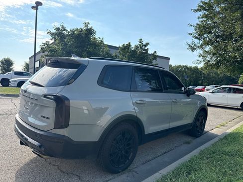 Used 2021 Kia Telluride EX w/ EX Premium Package AWD/4WD image 5