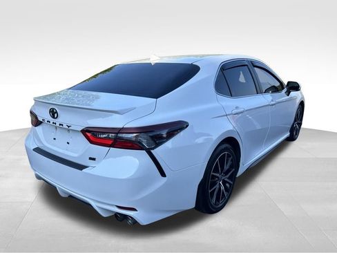 Used 2023 Toyota Camry SE w/ Cold Weather Package FWD image 5