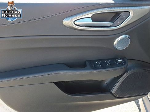 Used 2025 Alfa Romeo Giulia AWD image 15