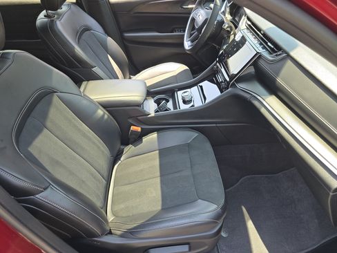 Used 2025 Jeep Grand Cherokee L Altitude AWD/4WD image 28