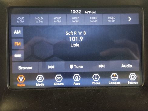 Used 2019 Jeep Cherokee Latitude Plus image 25