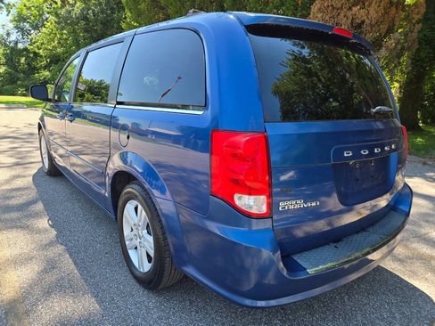 Used 2011 Dodge Grand Caravan Crew FWD image 5