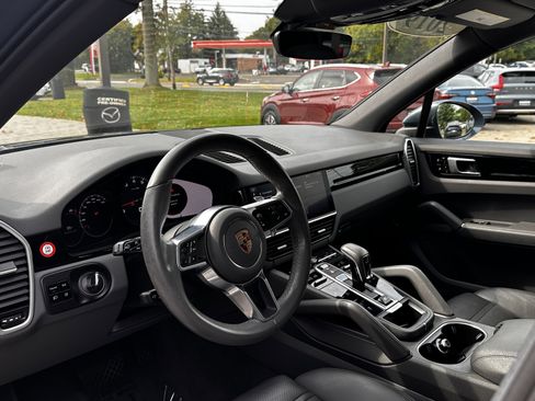 Used 2019 Porsche Cayenne image 22