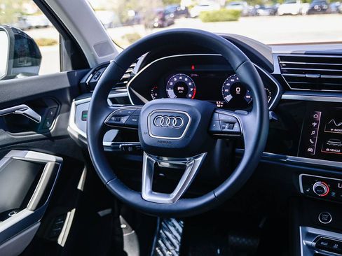 Certified 2025 Audi Q3 2.0T Premium w/ Convenience Package image 17