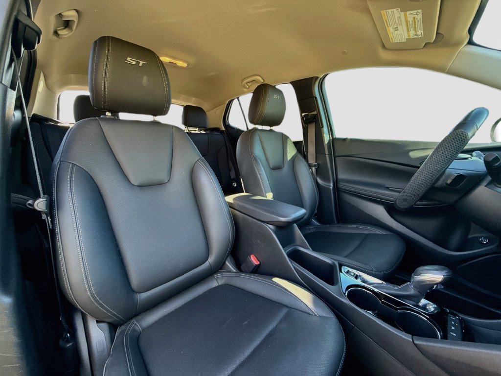 Used 2024 Buick Encore GX Sport Touring w/ Advanced Technology Package AWD/4WD image 35