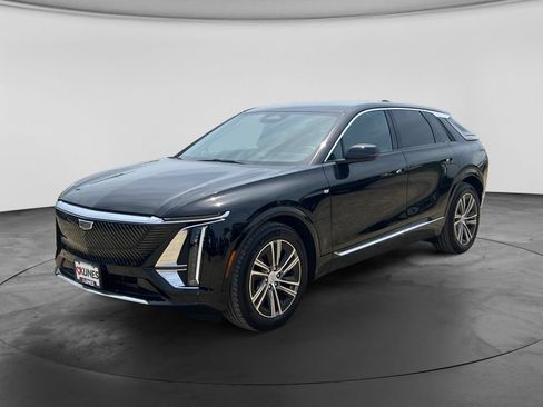 Used 2024 Cadillac Lyriq Luxury AWD/4WD image 5
