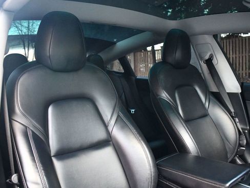 Used 2021 Tesla Model 3 Standard Range Plus image 23