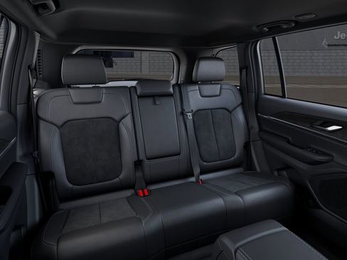 New 2026 Jeep Grand Cherokee Altitude AWD/4WD image 15