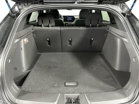 Used 2025 Chevrolet Trax RS w/ Sunroof Package FWD image 27