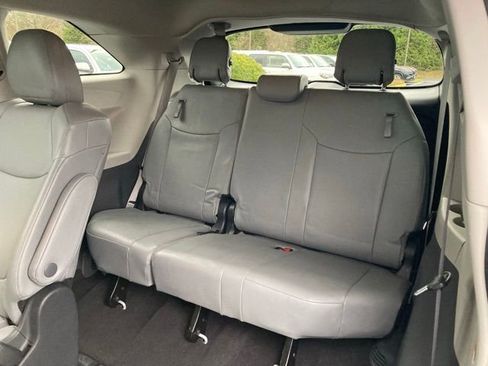 Certified 2024 Toyota Sienna XLE image 23
